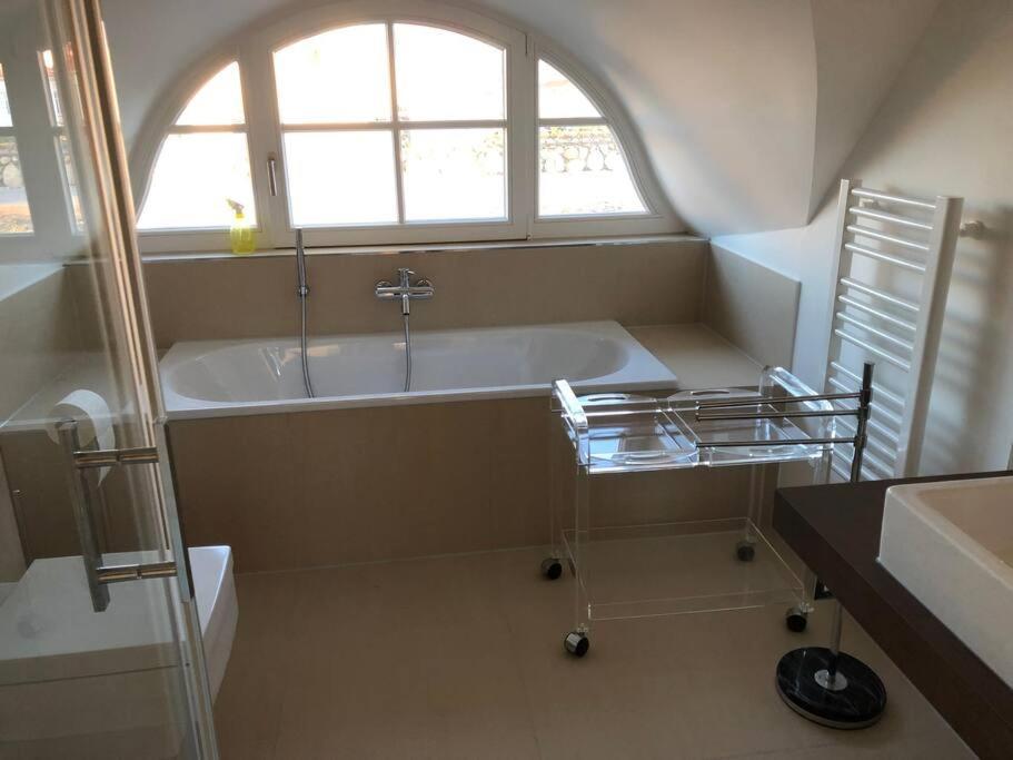 Reetdachhaus Seasons Mit Kamin & Sauna Gross Schwansee Exterior photo