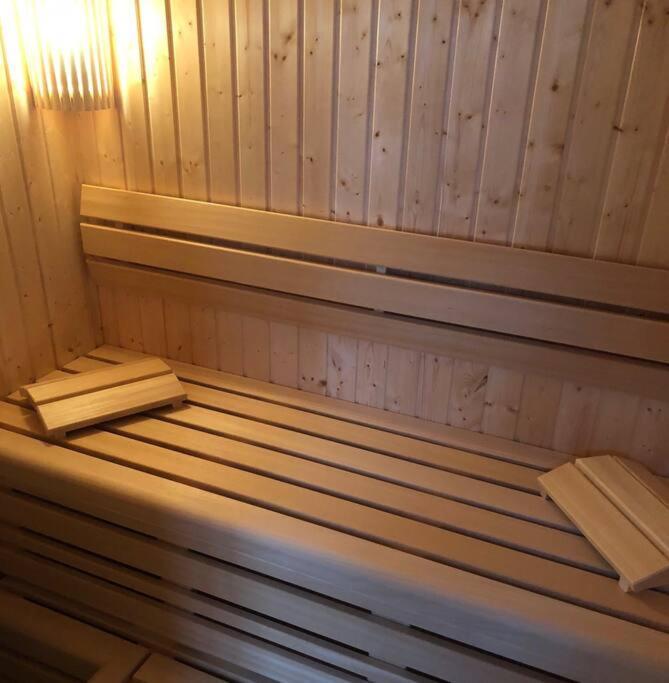 Reetdachhaus Seasons Mit Kamin & Sauna Gross Schwansee Exterior photo